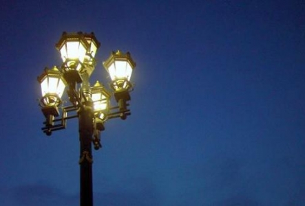 До декабря в городе заменят неисправные уличные светильники