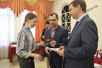 Молодые жители города Орла получили паспорта