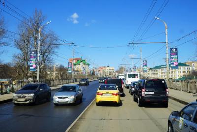 В городе продолжается уборка: в приоритете – тротуары