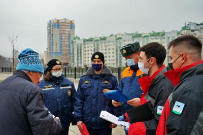 Жителей Орла начали информировать о правилах поведения на льду