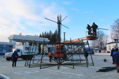 Первая «новогодняя красавица» готовится радовать жителей Орла