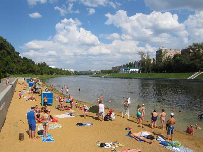 Светлая жизнь орел. Городской пляж Орел. Городской пляж города орла. Пляжи орла и Орловской области. Городской парк Орел пляж.