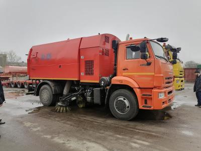 В Орле продолжается планомерная уборка улиц