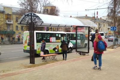 На остановке «Завод Автосельмаш» установили павильон