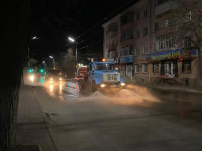 В городе продолжается планомерная уборка улиц