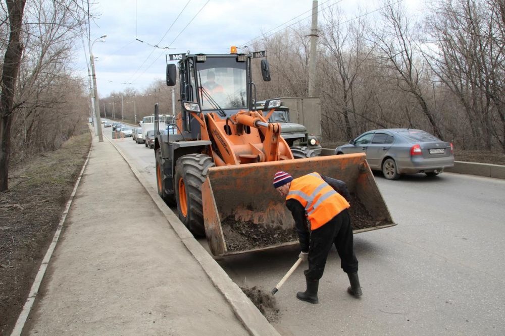 Сегодня на уборку города вышли 47 единиц техники Сегодня на уборку города вышли 47 единиц техники