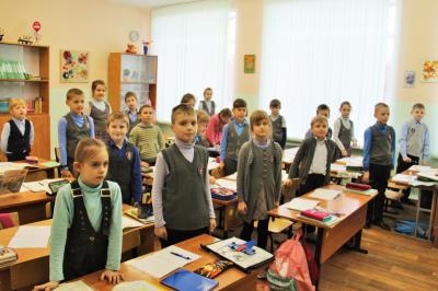 Детские сады и школы уходят на длительные выходные дни 