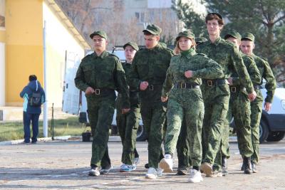 В конкурсе «В армии служить почетно!» сразились 14 команд