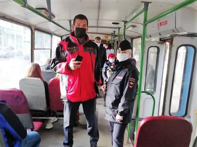 В Орле продолжает действовать масочный режим 