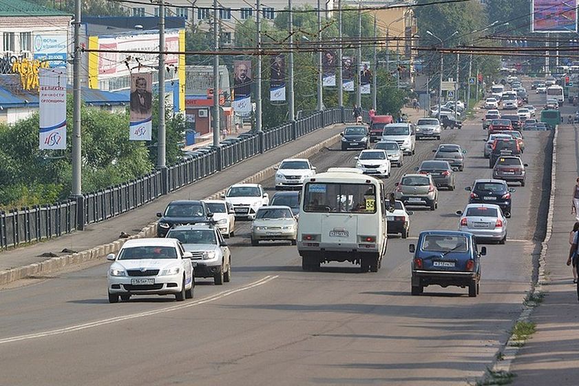 Асфальтовое покрытие по маршруту следования «Бессмертного полка» восстановят сегодня Асфальтовое покрытие по маршруту следования «Бессмертного полка» восстановят сегодня