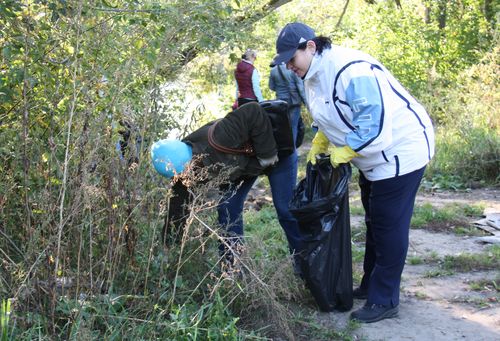Областной центр готовится к общегородскому субботнику Областной центр готовится к общегородскому субботнику