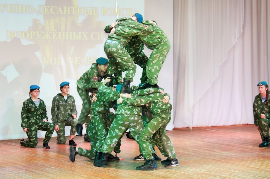 В Орле прошел концерт для десантников из Уссурийска