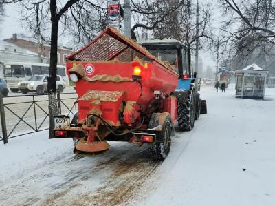 Сегодня на уборку города вышли 32 единицы техники