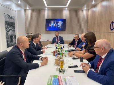 Юрий Парахин принимает участие в Петербургском международном экономическом форуме