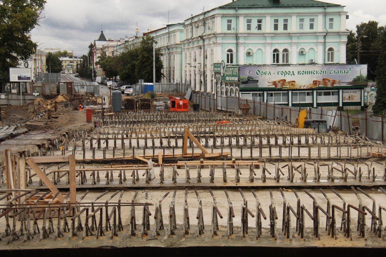  На Красном мосту продолжается демонтаж дорожной плиты пролётного строения