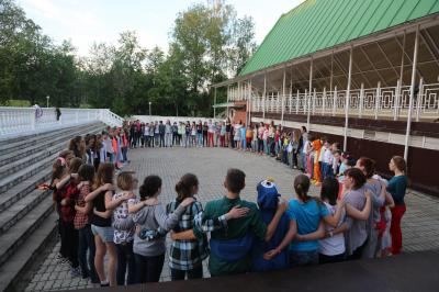 Родители могут приступить к оформлению документов для отдыха детей в загородных лагерях