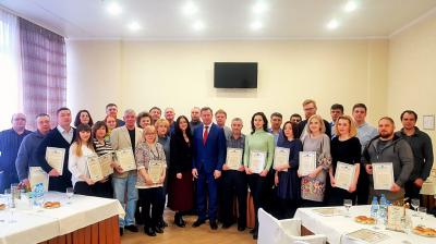 Какие хозсубъекты отличились в украшении Орла к Новому году 
