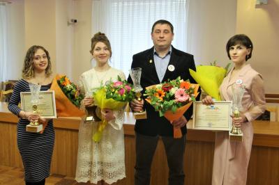 Названы имена победителей конкурсов «Учитель года», «Воспитатель года» и «Сердце отдаю детям»