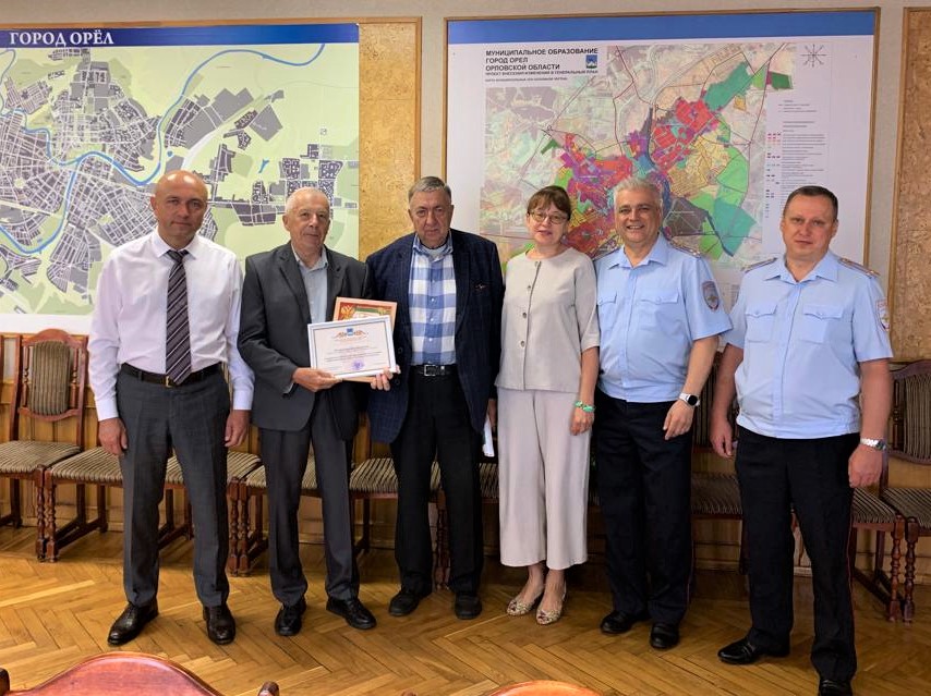 Начальник городского штаба ДНД отмечает 75-летний юбилей Начальник городского штаба ДНД отмечает 75-летний юбилей