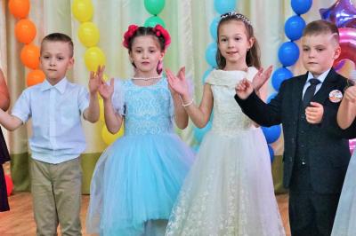 Маленькие жители Орла прощаются с детскими садами
