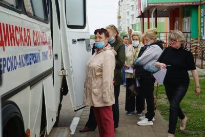 Порядка 300 орловцев сделали вакцину от коронавируса в мобильных пунктах в эти выходные