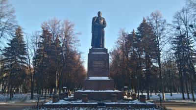 	Власти Орла потребовали тщательной уборки парков и скверов