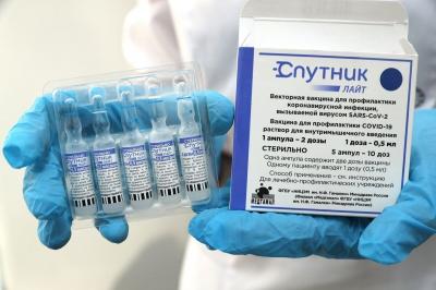 Вакцинация от коронавируса продолжится и на новогодних каникулах