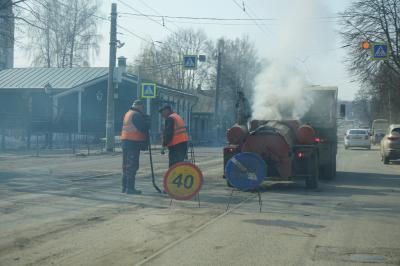 В городе продолжается ямочный ремонт