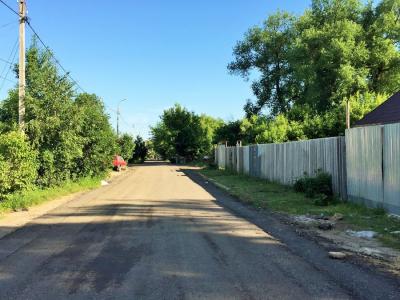 Первую улицу частного сектора отсыпали асфальтогранулятом