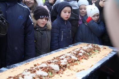 В Орле приготовили рекордно большую шаурму