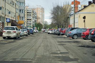 На ул. Фомина стартовал ремонт дорожного полотна