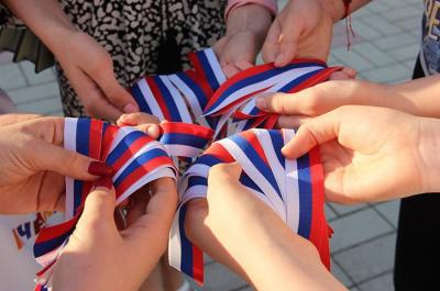В День Государственного флага в Орле раздадут 3 000 ленточек 