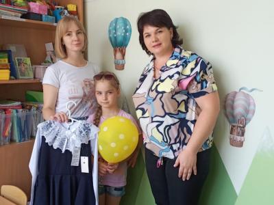 Будущие первоклассники получили подарки ко Дню знаний 