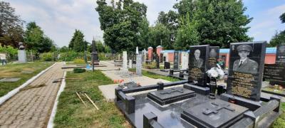 Молодёжь Орла облагораживает места воинских захоронений