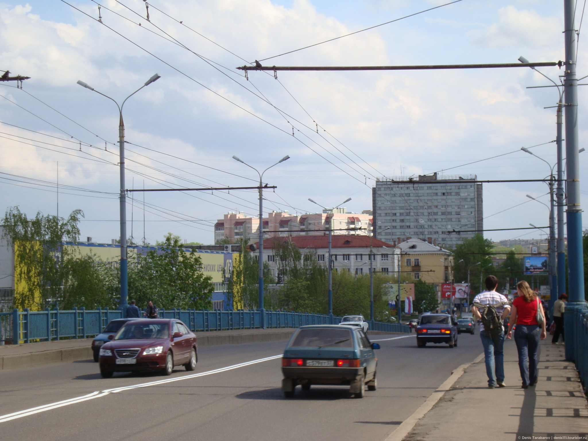 Разрушения асфальтового покрытия на Октябрьском мосту устранят Разрушения асфальтового покрытия на Октябрьском мосту устранят