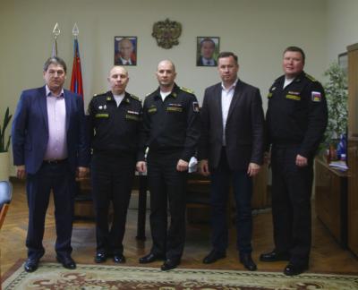 Городские власти встретились с командиром и офицерами подшефного атомного подводного крейсера «Орел»