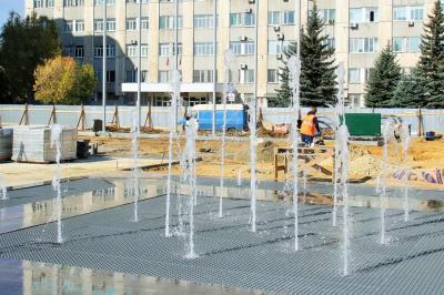 На площади Содружества протестировали фонтан