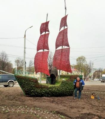 На ул. Брестcкой появился корабль