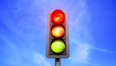 В районе школы №27 заработали пешеходные светофоры 
