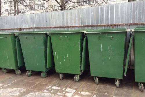 "Отказные" дома обустроят новыми мусорными контейнерами